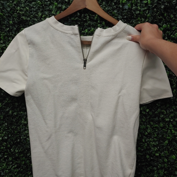 Ivory Top - Picture 2 of 4